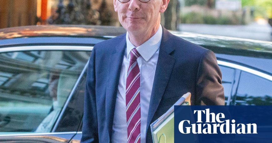 Minister Defends Welfare Cuts as 1,000 People Daily Apply for Pip