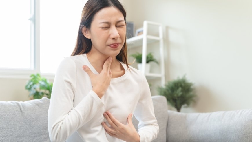 Understanding Hiatus Hernia: Symptoms, Causes, and Treatment Explained by Doctor