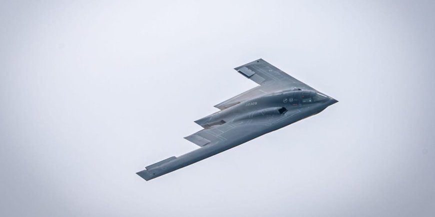 Flying a B-2 Bomber: What Pilots Experience on Long Missions