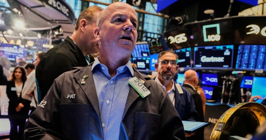 U.S. Stocks Rise as Oil Prices Fall