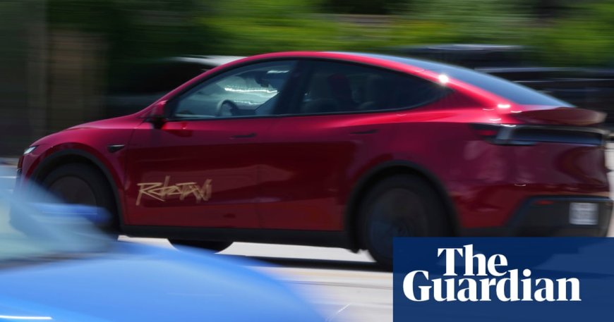 US Authorities Investigate Tesla's Robotaxi Launch Due to Videos Showing Cars Driving Erratically