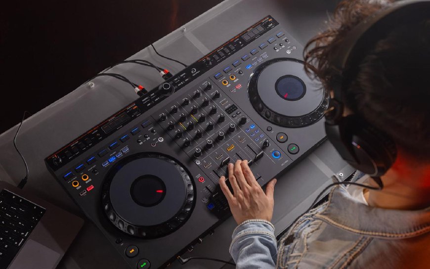 Introducing the AlphaTheta DDJ-GRV6 4-channel DJ Controller