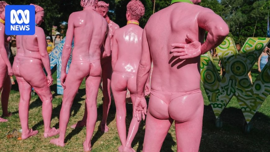 French Performers Return to Adelaide for Colorful Nude Art Performance