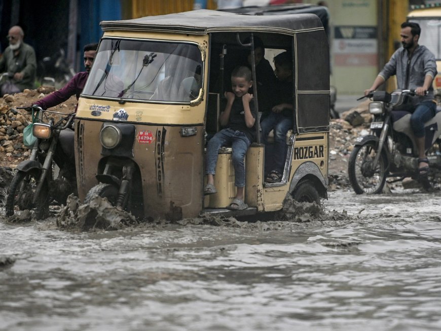 Pakistan Hit by Deadly Flash Floods and Heavy Rains, Death Toll Rises