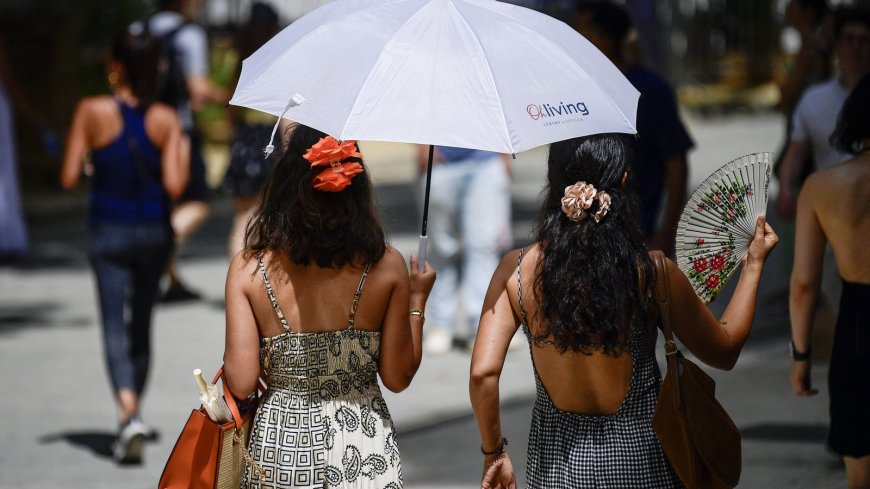 Europe Tourist Hotspots Face Extreme Heatwave with Temperatures Exceeding 40C
