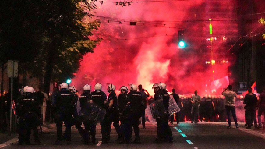 Serbian Riot Police Clash with Protesters Demanding Snap Elections and President's Resignation