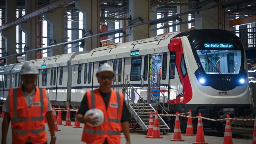 First train revealed for Johor Bahru-Singapore RTS Link; operating hours set from 6am to 12am