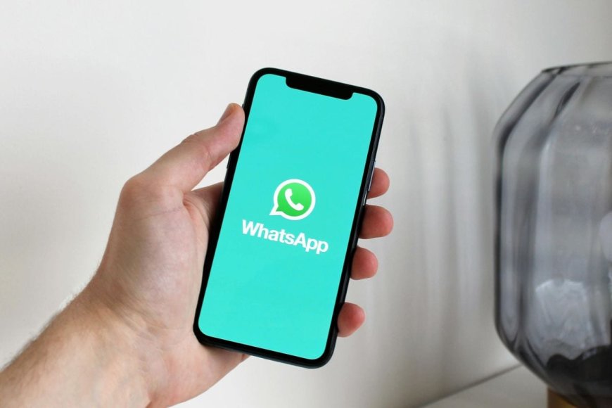 WhatsApp Testing Feature to Easily Switch Between Multiple Accounts on iOS