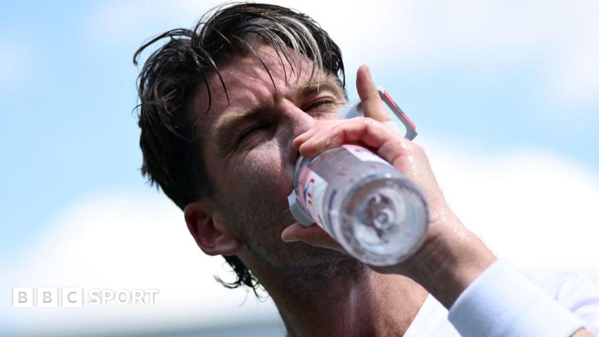 Wimbledon 2025: Players Stay Cool with Ice Packs on Hottest Opening Day