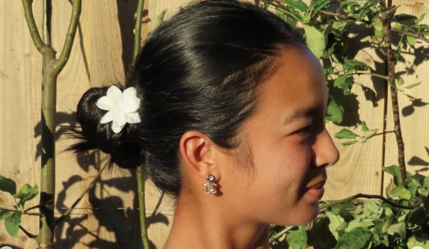 Alex Eala Represents the Philippines at Wimbledon with Sampaguita Hair Tie