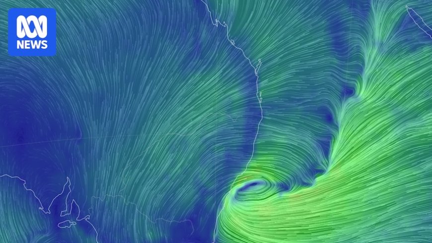 Severe winds hit parts of Queensland as 'bomb cyclone' fallout causes flight cancellations