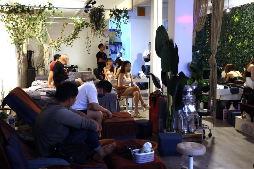 Police Raid Three Hair Salons in Geylang and Joo Chiat for Illegal Activities