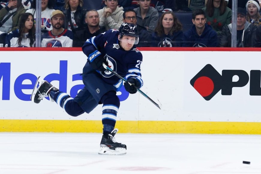 Top NHL Free Agents Still Available for 2025: Who's Left?