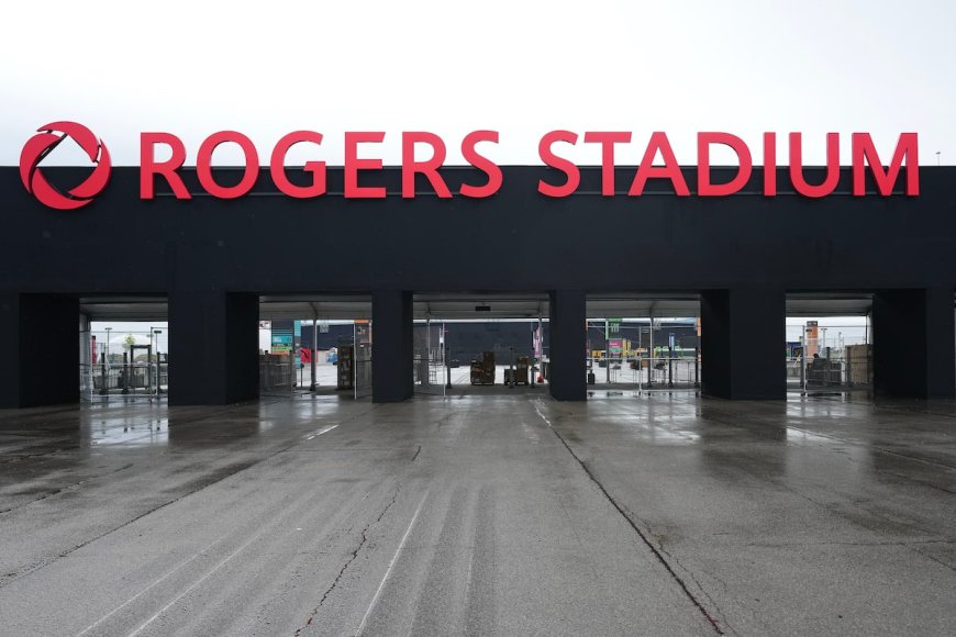 Live Nation Responds to Fan Concerns at Toronto's Rogers Stadium
