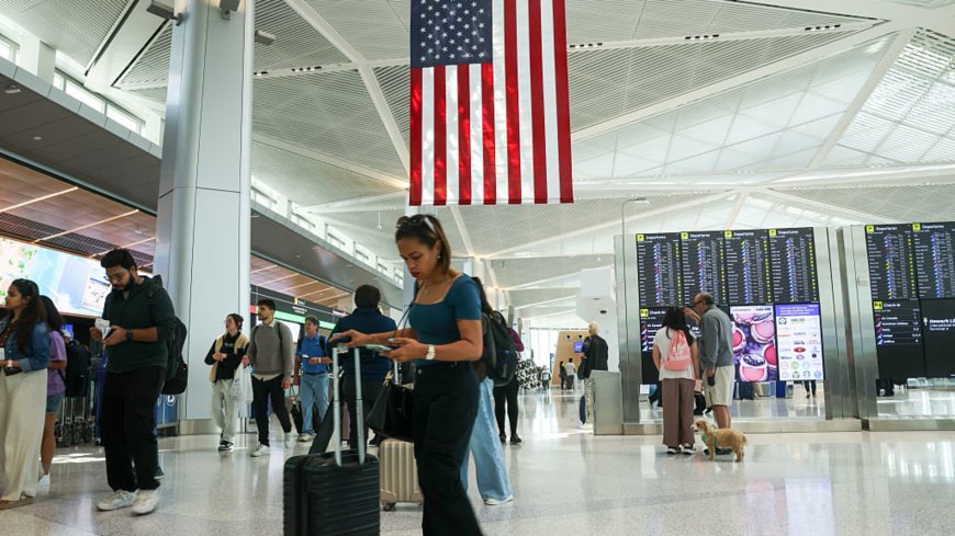 Airlines Prepare for Investor Scrutiny Following Lower Summer Fares During July 4 Holiday