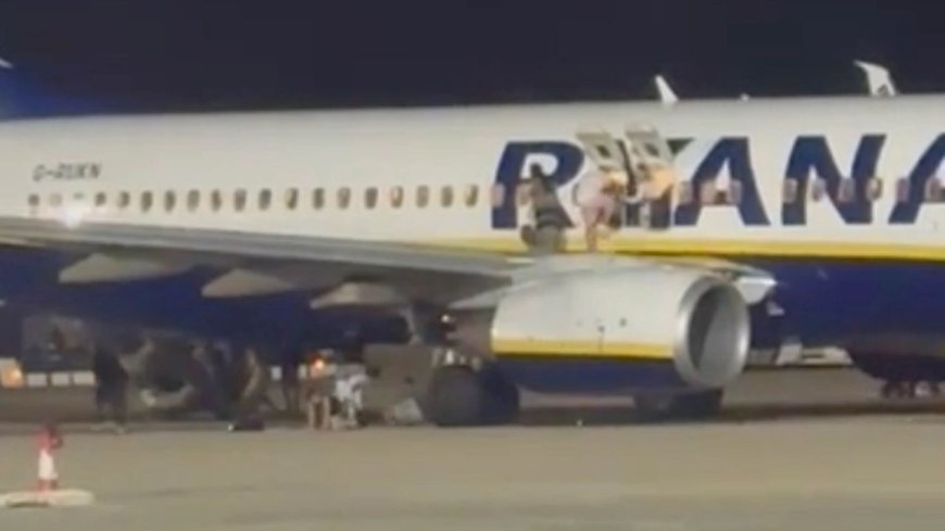 18 Injured in Majorca as Passengers Evacuate Ryanair Plane During Fire Alert