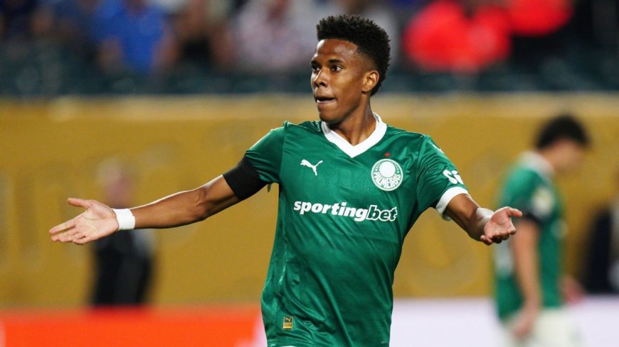 Palmeiras Coach Advises Chelsea to Support Young Star Estêvão After Impressive Performance in CWC