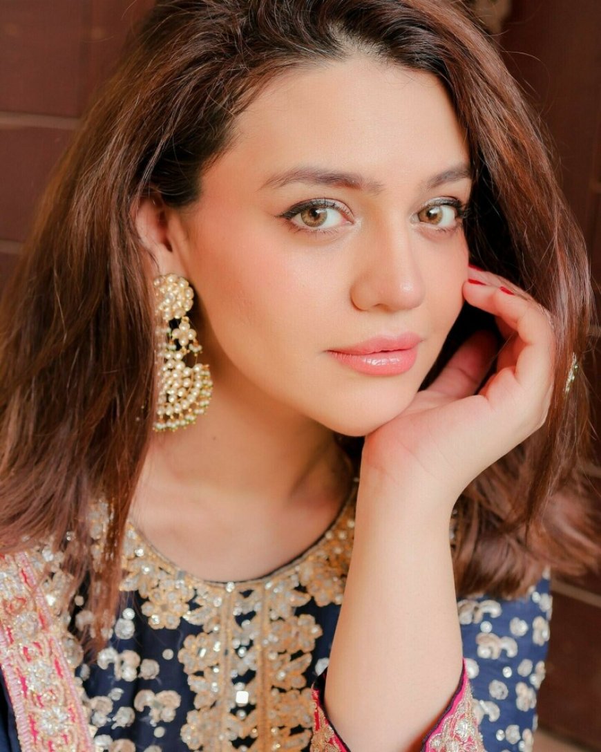 Zara Noor Abbas urges women to embrace aging naturally