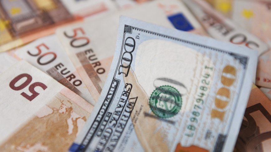 Is the US Dollar's Decline a Sign of America's Financial Changes?