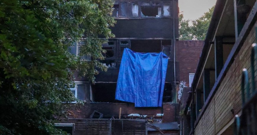 Fire breaks out in block of flats in south east London