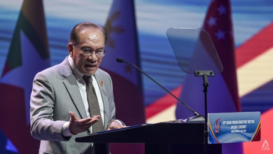 Malaysia's Prime Minister Anwar Criticizes Trade Tariffs at ASEAN Meeting