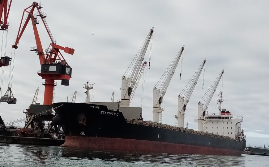 5 Filipino Seafarers Rescued After Houthi Attack in Red Sea