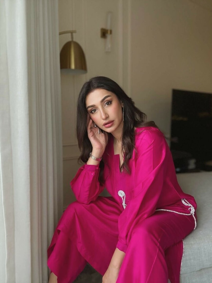 Hira Tareen Reflects on Community and Family Breakdowns After Recent Tragic Deaths