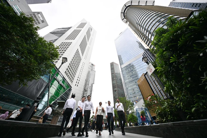 Singaporean Affluent Investors Aim for US$1.39 Million Retirement Fund: HSBC Survey