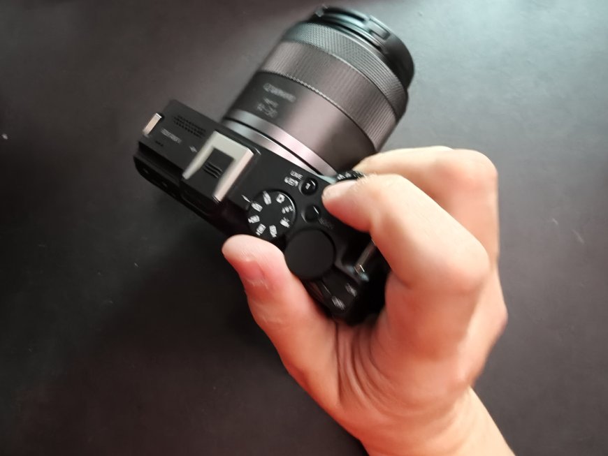 Canon EOS R50 V Review: A Compact Mirrorless Camera Tailored for Vloggers