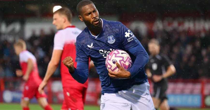 Beto's Gesture and Moyes' Hint at Everton's Pre-Season Friendly