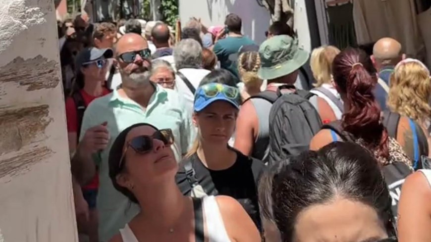 Europe's Popular Holiday Destinations Overwhelmed by Tourists Despite Anti-Tourism Protests