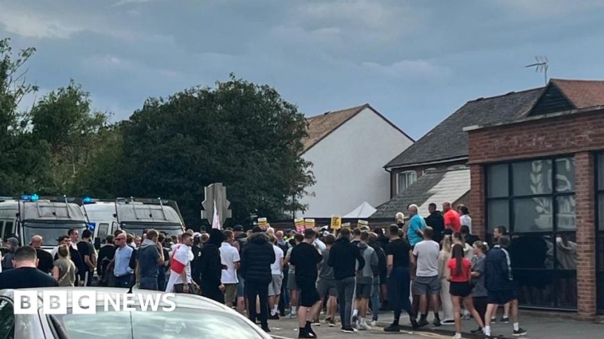Police Report Officers Attacked at Protest in Epping Asylum Hotel