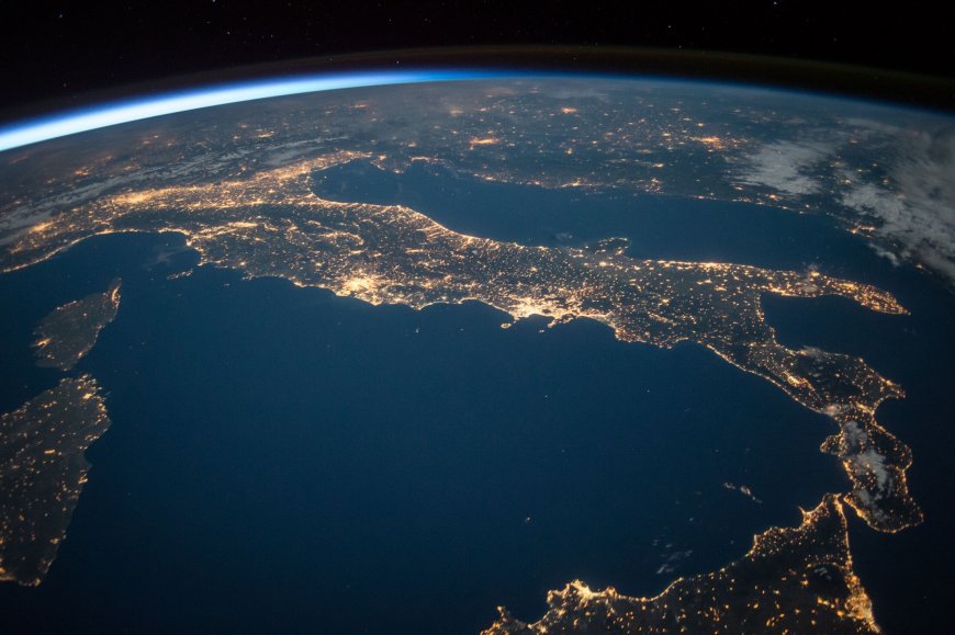 How Weird Space Weather 41,000 Years Ago Could Have Affected Human Behavior on Earth