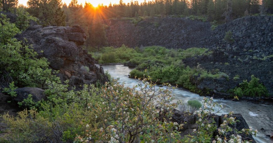 1 person dead, 2 missing in Oregon waterfall accident