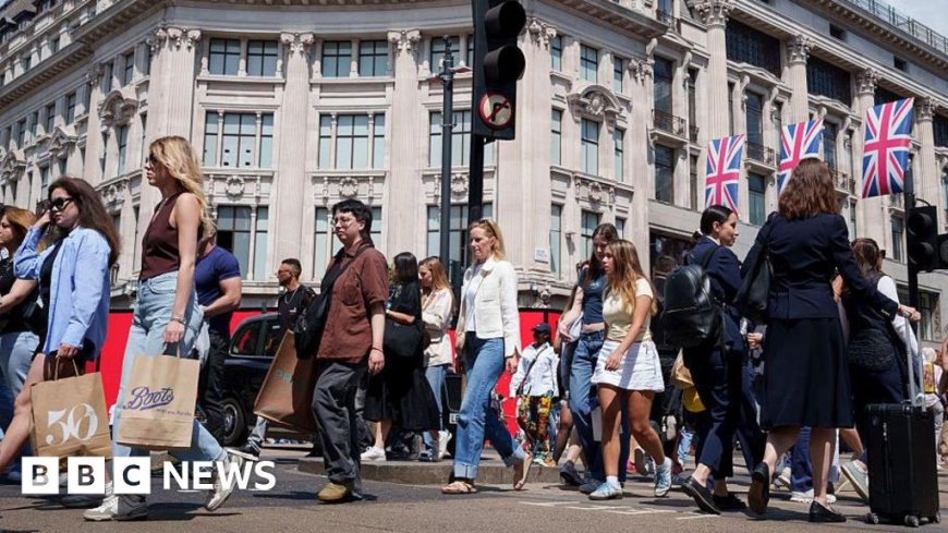 Hot weather boosts retail sales in June