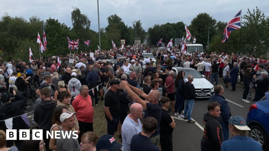 Protesters Gather at Hotel Housing Asylum Seekers in Norwich