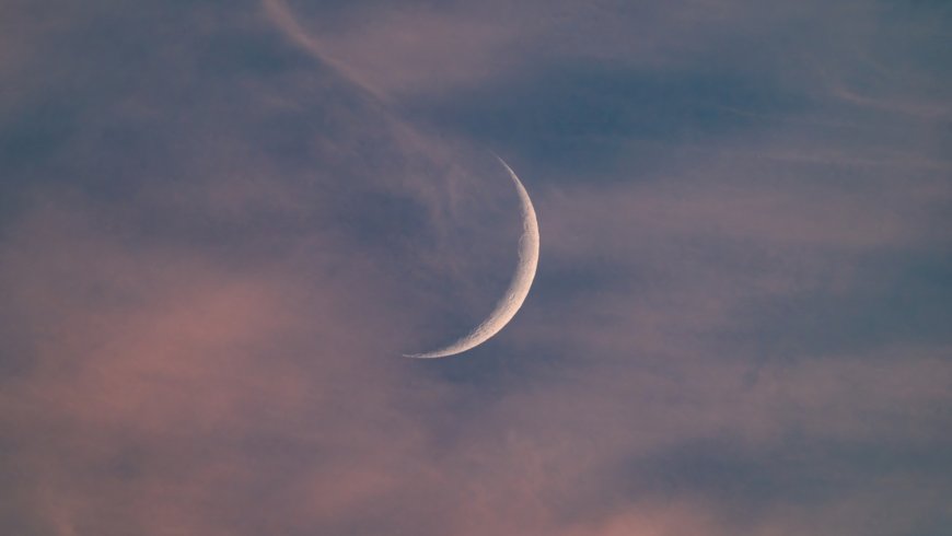 Mars and Waxing Crescent Moon to Shine Together on July 28