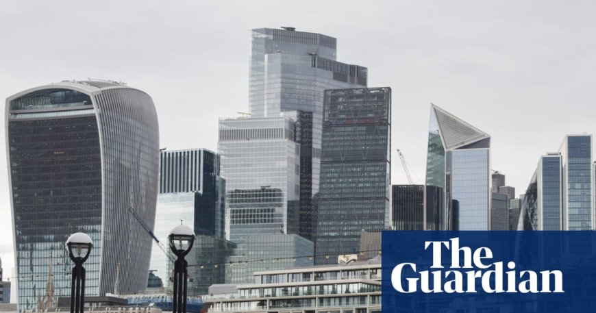 UK Faces Debt Crisis as Top Investor Warns of 'Doom Loop'